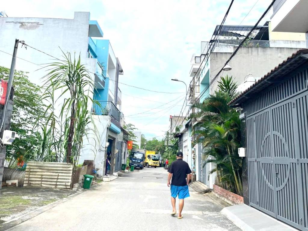 BÁN NỀN ĐẤT HẺM 730 ĐƯỜNG LÃ XUÂN OAI, MẶT TIỀN, NGAY KĐT ĐÔNG TĂNG LONG